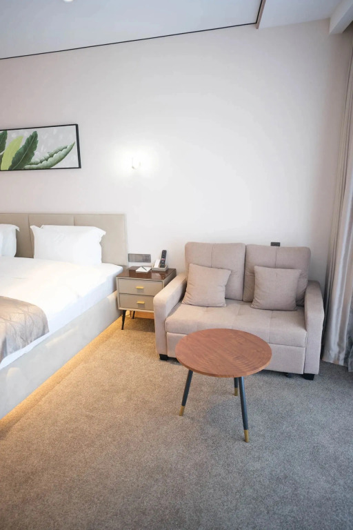 By Park Hotel