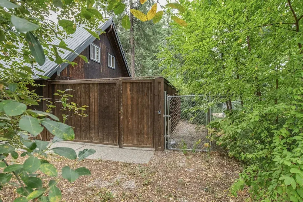 Pine River Retreat 2 Bedroom Home by RedAwning