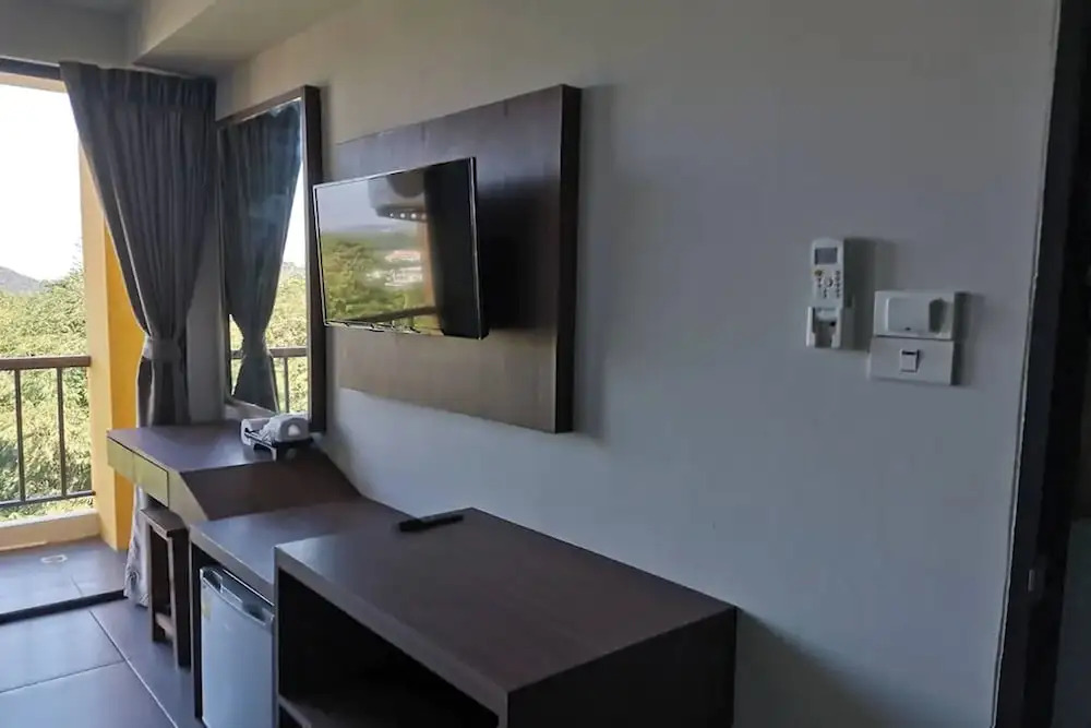 Yamin Seaview Hotel