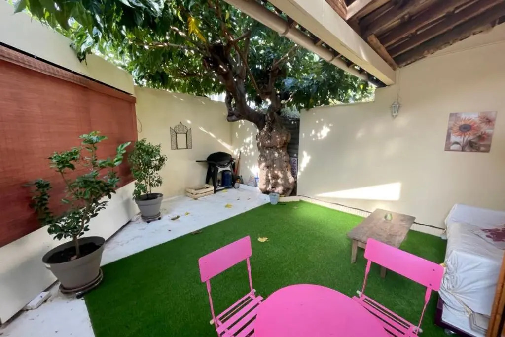 Nice House With Small Private Courtyard