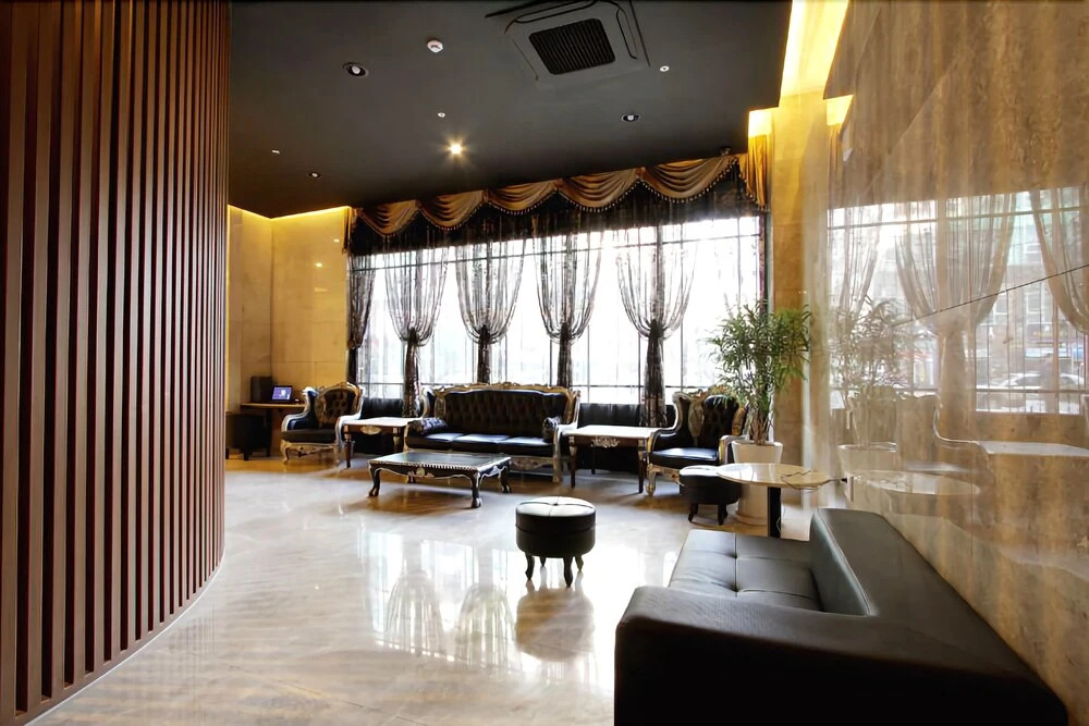 Hotel Moon