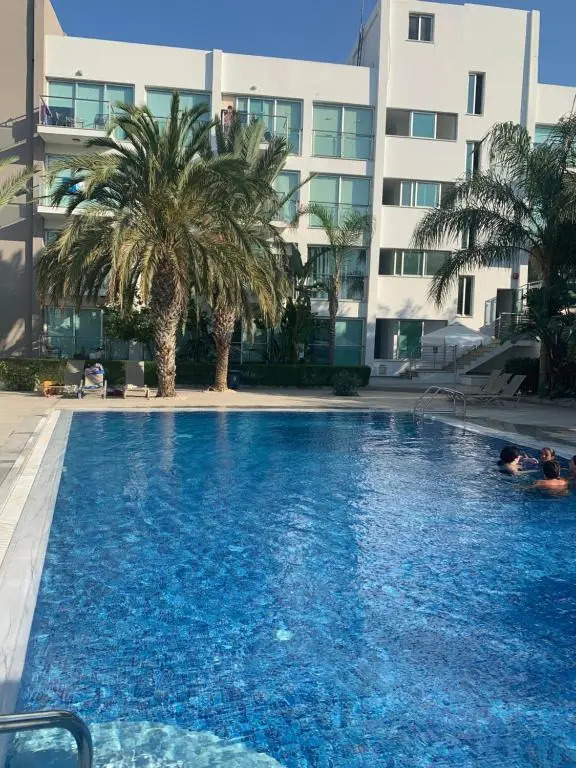 One-bedroom beach apartment, 30m from the best beach