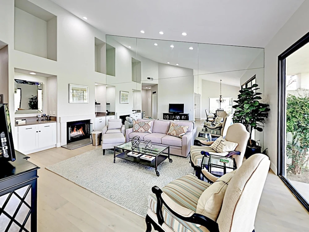 Inverness - 3 Br Condo