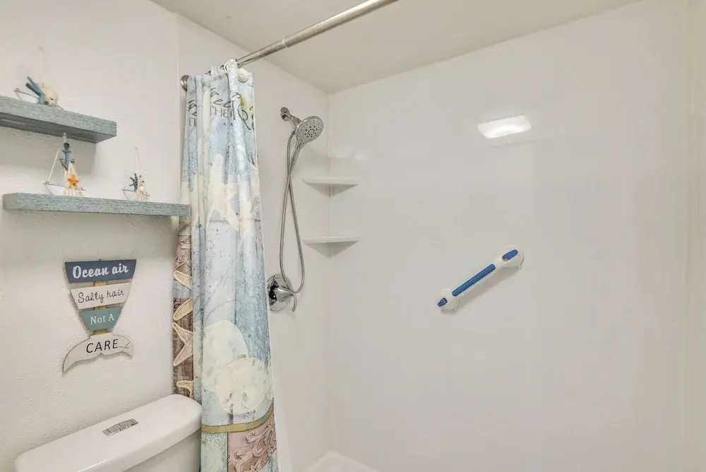 Breezy Daytona Beach Studio w/ Balcony & Views!