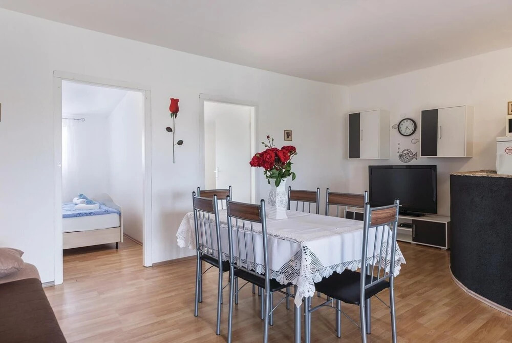 Stunning Home in Vodnjan With Wifi and 2 Bedrooms