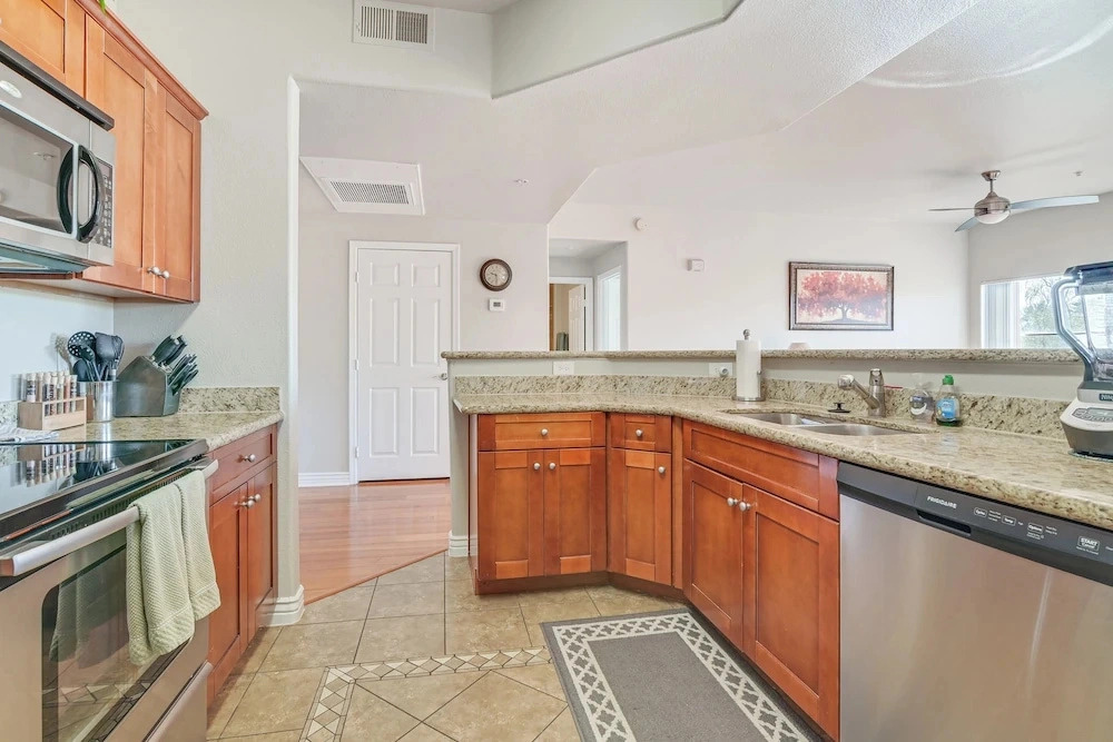 Hike & Golf in Fountain Hills! Resort-style Condo