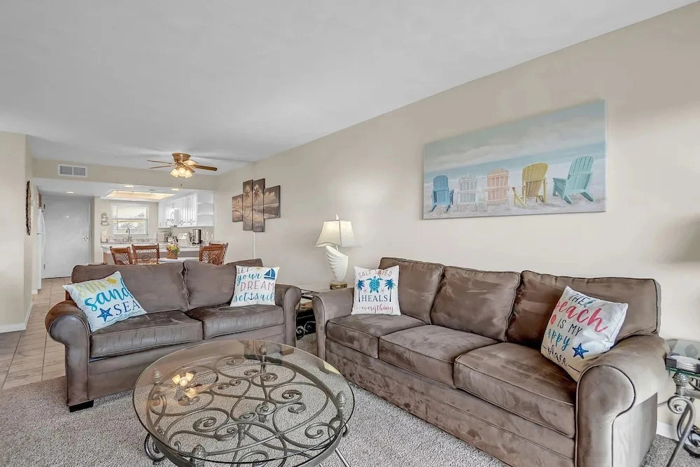Bayshore Yacht & Tennis 205