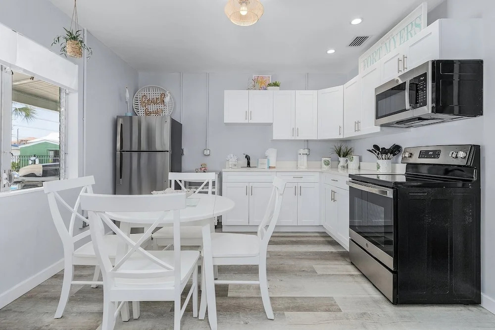 171 Washington ~ Dune Our Thing ~ Unit B ~ Fabulous Pool Home! 2 Bedroom Home by RedAwning