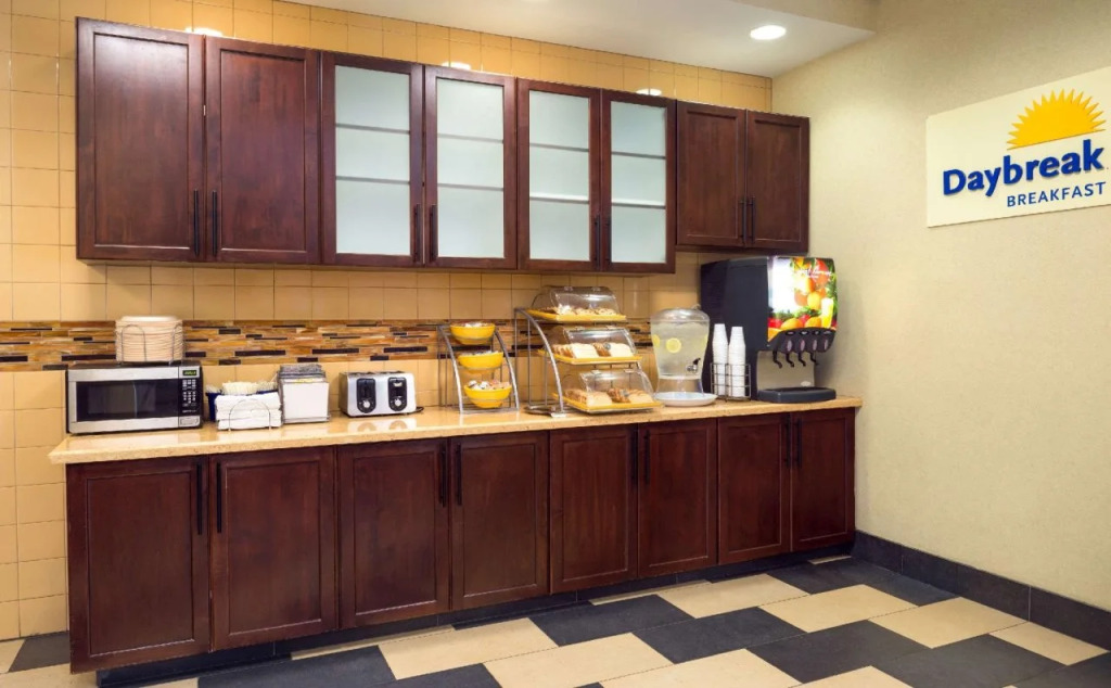 Days Inn and Suites Scottsdale