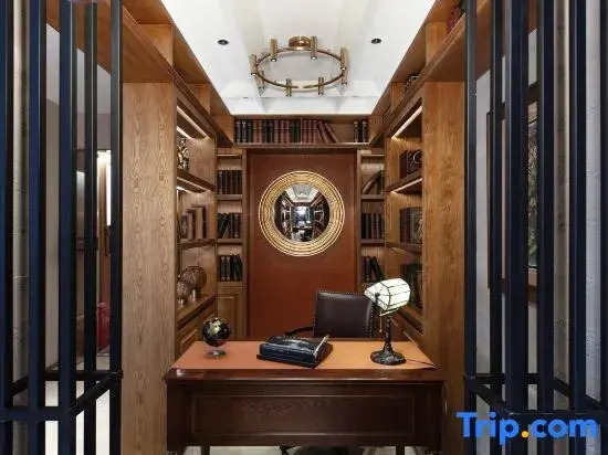 James Joyce Coffetel Hotel (Xiangyang Ancient City Tanxi Road)
