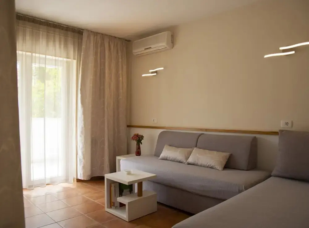 Sunny Street Apartments 2