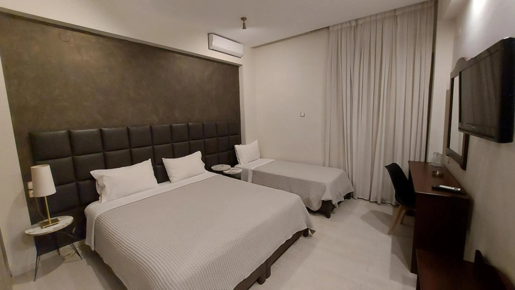 Lingos Hotel