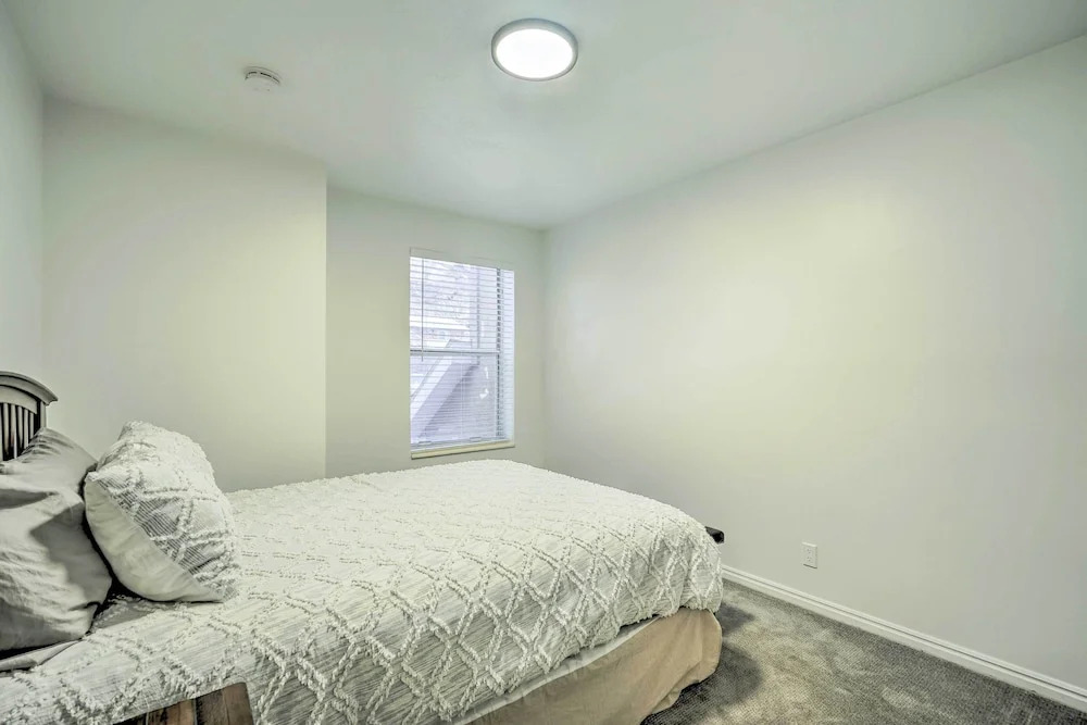 Spacious Cottonwood Heights Home: Ski Nearby!