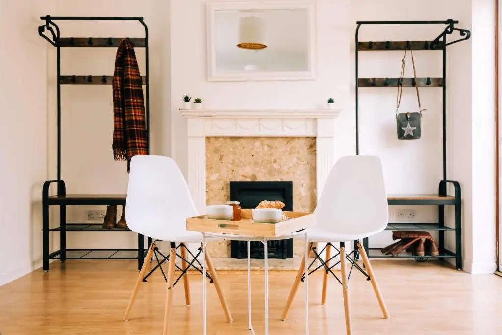 Devon Digs - Exeter- Contractors-Keyworkers- Business- Holidays Weekends breaks Sleeps 8