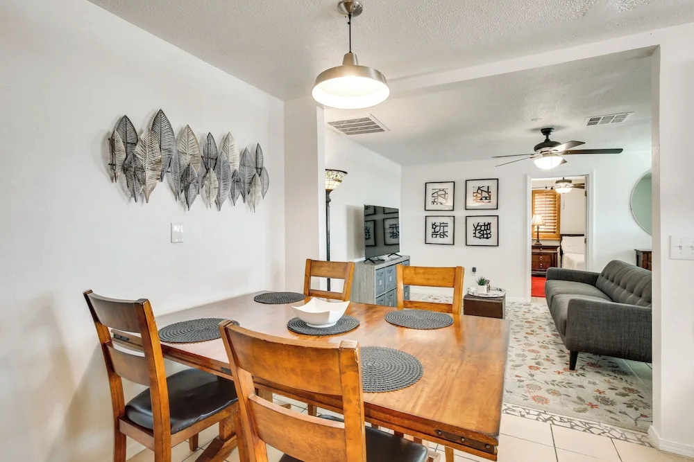 El Paso Home ~ 2 Mi to University Medical Center!
