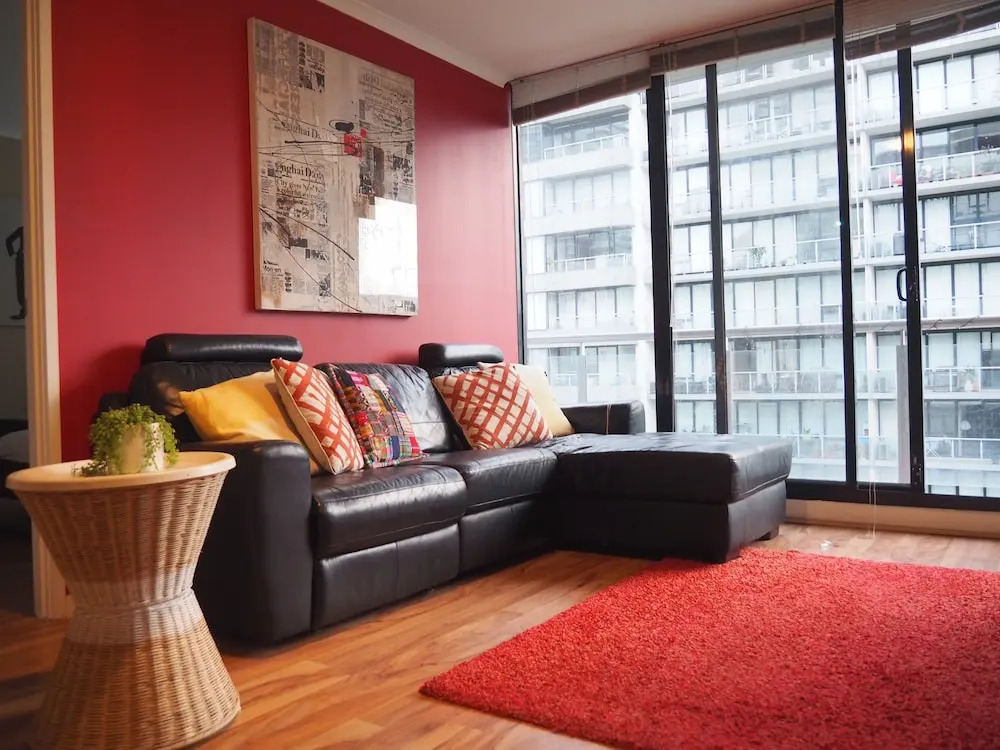 Metro Apartments South Melbourne CBD edge