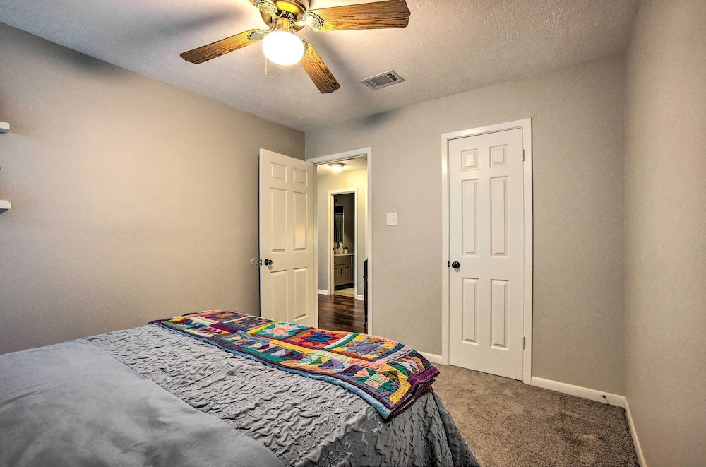 Pet-friendly Bryan Home < 5 Mi to Texas A & M!