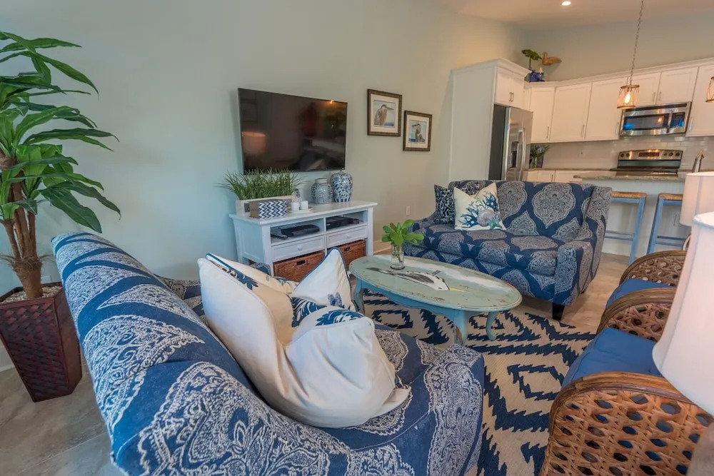 Azure Beach House Apartment 3