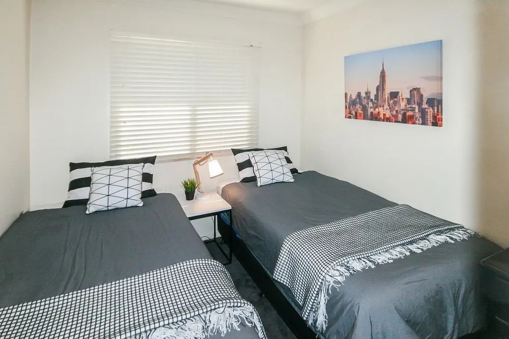 Khione 6 - Modern 2 bedroom Townhouse