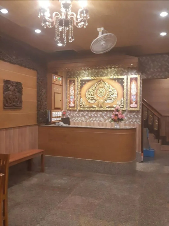 Golden Pagoda Hostel & Cafe