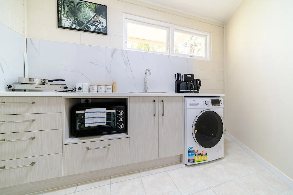 Fantail 2 Bedroom Unit walk to Beach & Park