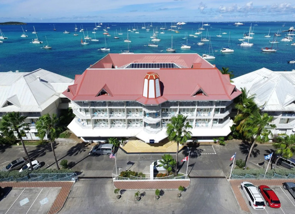 Le Beach Hotel