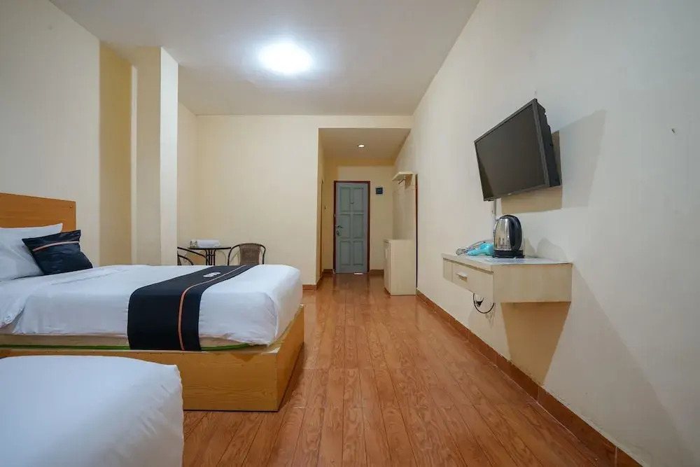 OYO 427 Hotel Galaxy