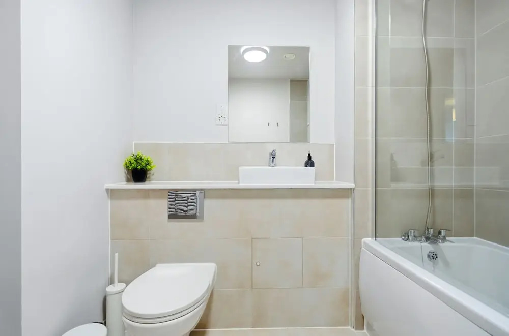 Trafford Garden Retreat with Free Car Park