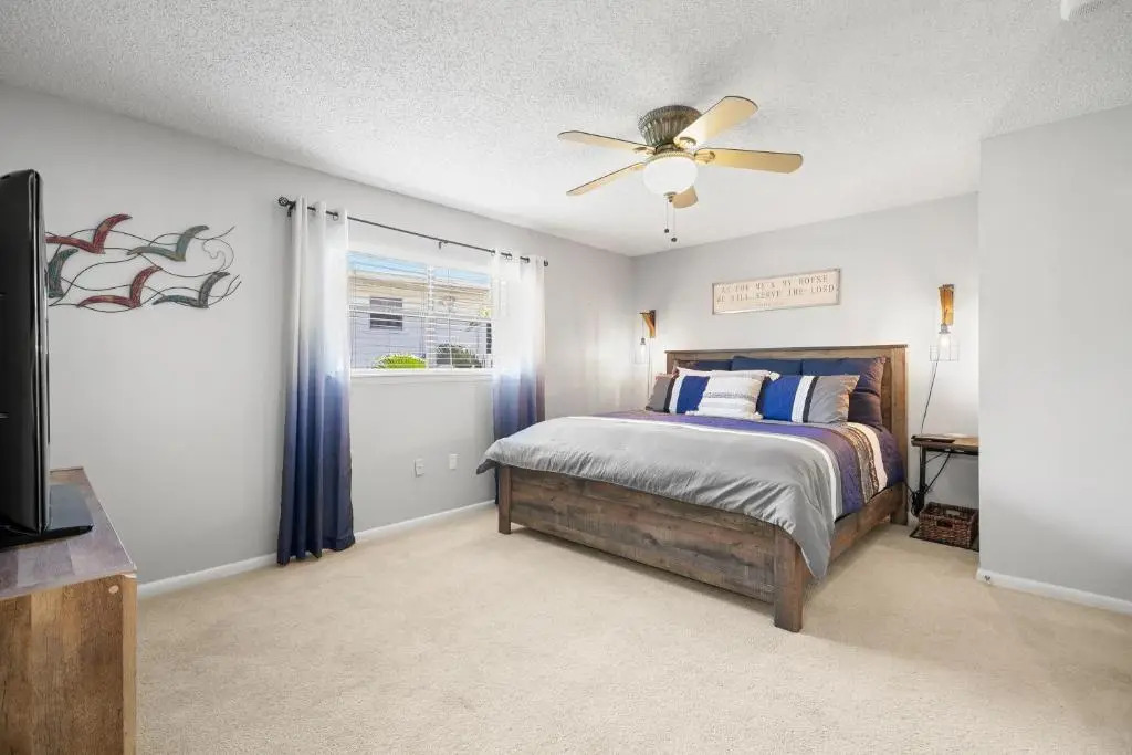 Seashell 19, 2 Bedrooms, Pool Access, WiFi, Sleeps 6, Walk to Beach