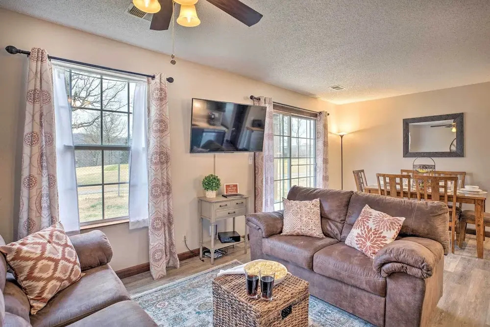 Unit 3 Mi to Branson Strip! Pool, Step-free Access