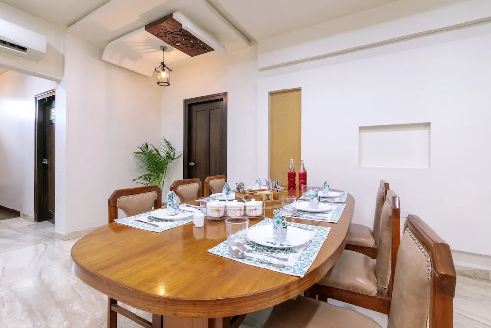 Bungalow by the station by Vista Rooms