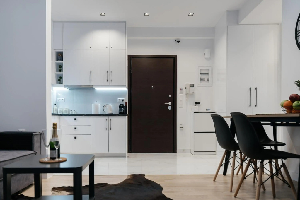 Rent Me (Affordable apartment in Athens)