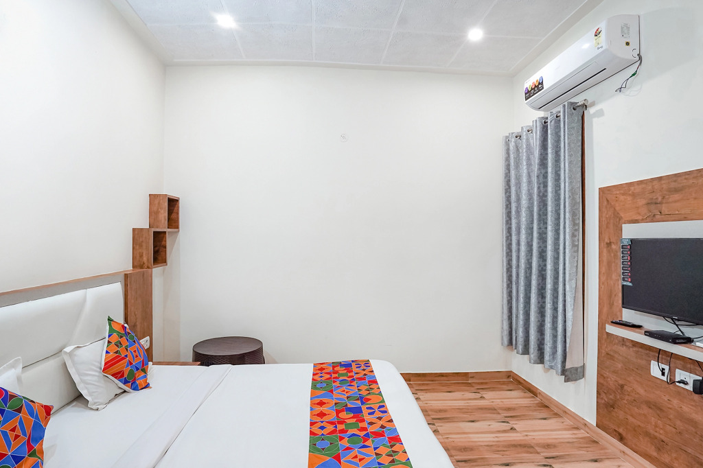 FabHotel Sirtaj Suits