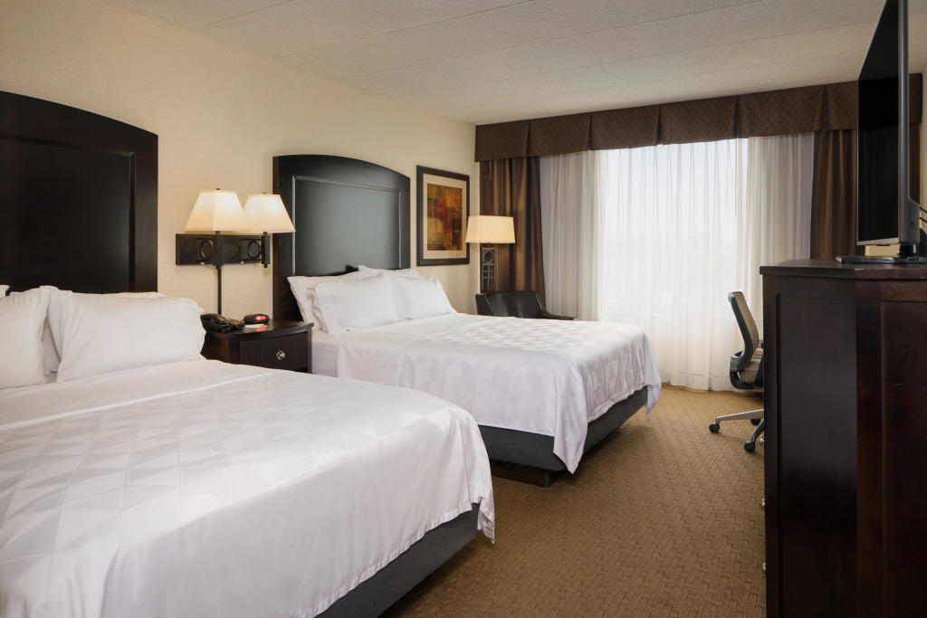 Holiday Inn and Suites Charleston West by IHG
