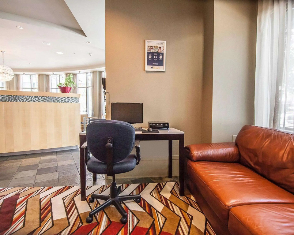 Comfort Hotel Vancouver Airport