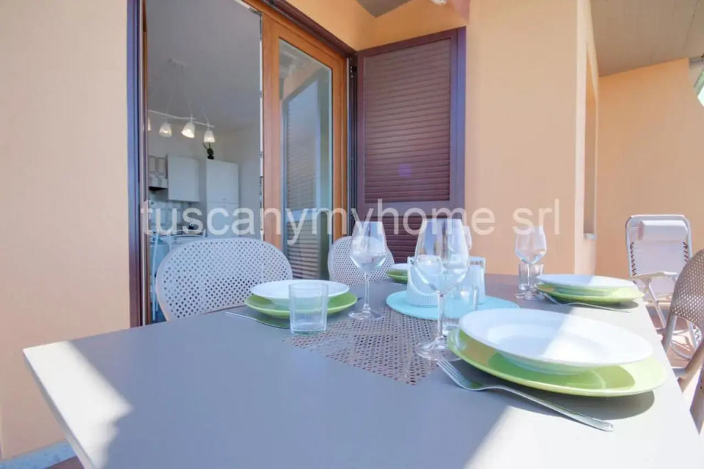 VELA terrazza sul mare con 2 camere e parcheggio