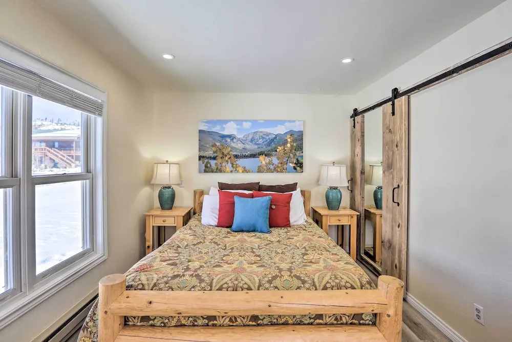 Walk to Marina: Rustic Grand Lake Retreat!