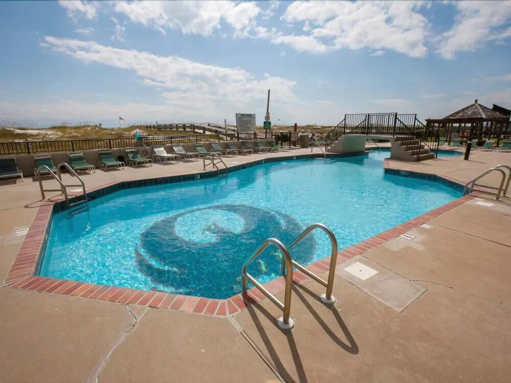 Phoenix East 301 - 3 Br condo by RedAwning