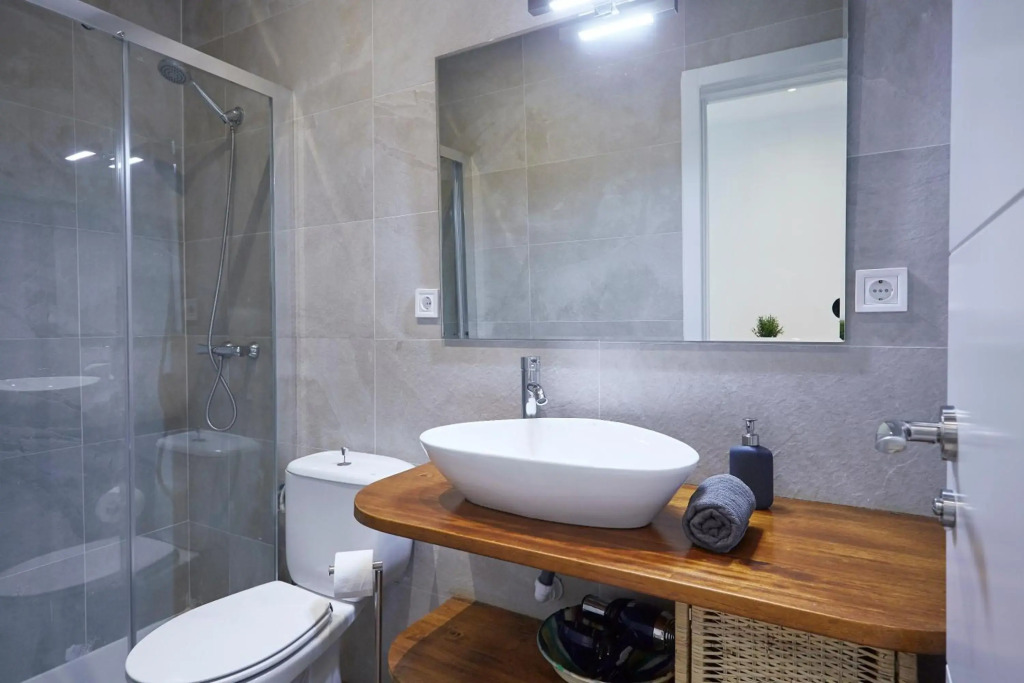 LEEWAYS APARTMENT in ZURITA