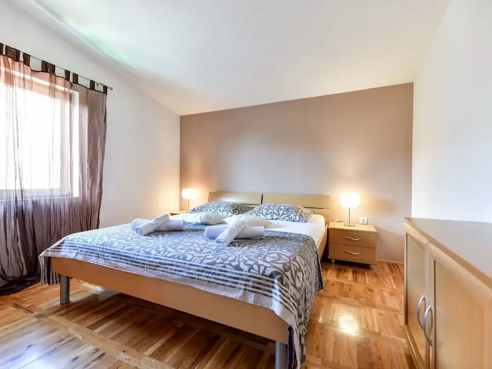 Lovely Holiday House With Private Pool, Charming Open Kitchen, Near Old Town