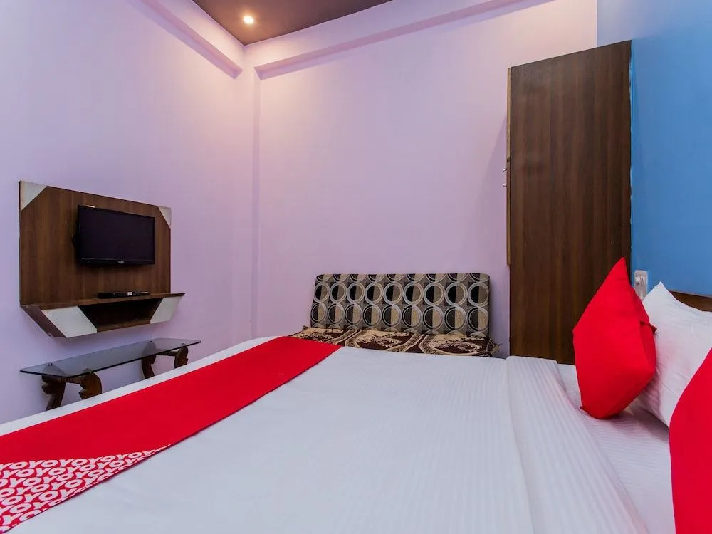 OYO 15569 Hotel Manorama Palace