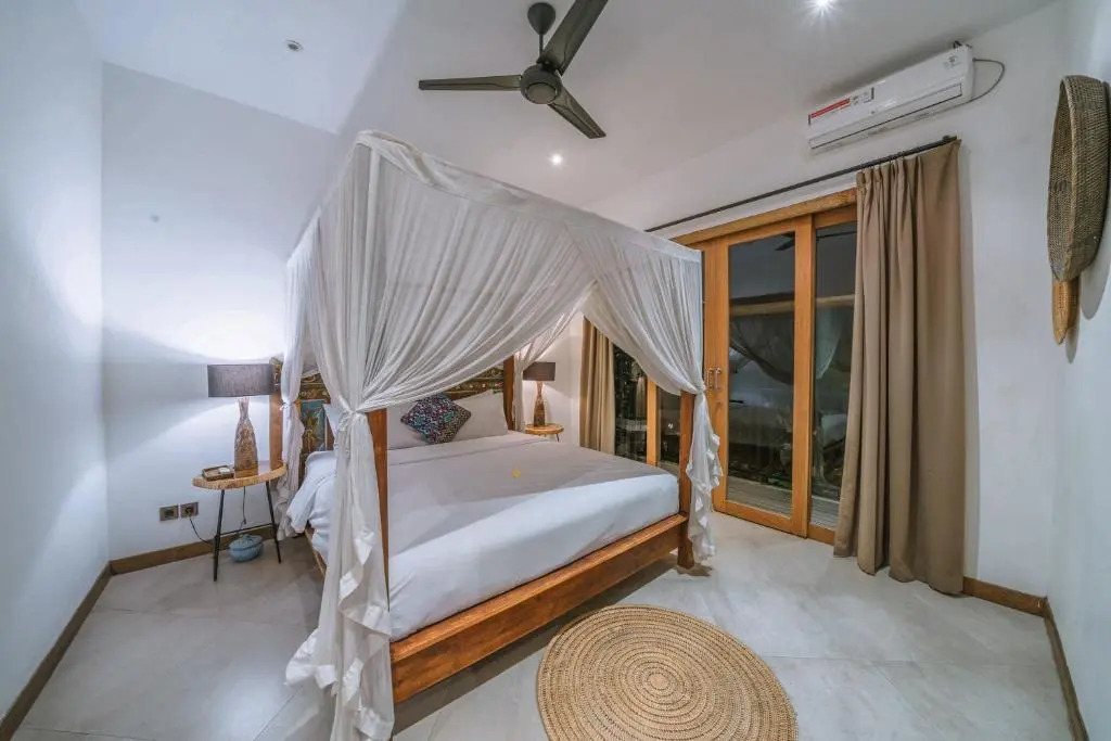 Puri Aman - Unique & Lush 3BR Pool Villa - Next to Gigi Susu & Walk to Beach