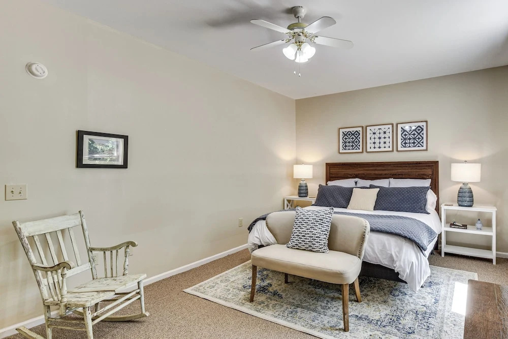Game Room, Dock & More! Panoramic Lakefront Oasis