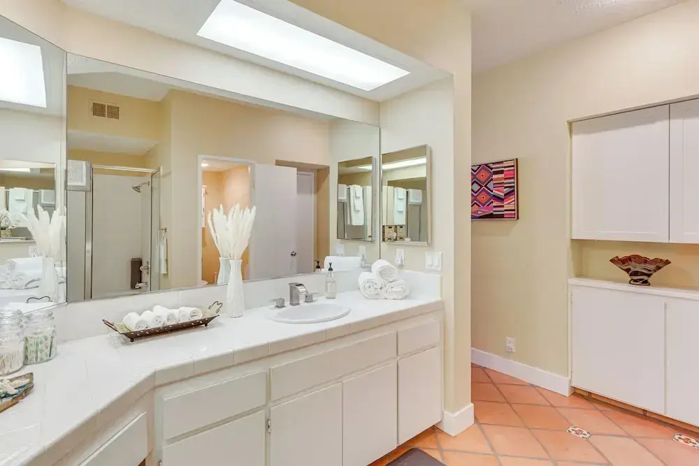 Golf Course View & Pool Access: Palm Desert Condo