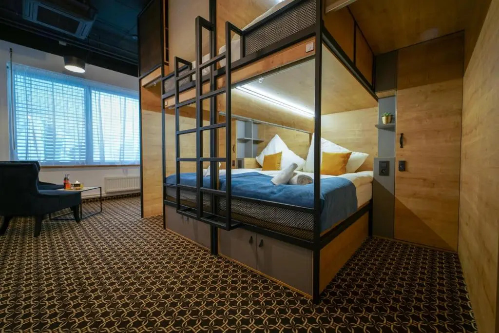 CHORS like a hotel - Capsule & NFT Boutique Hostel Bratislava - City Center