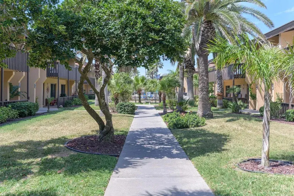 Tiki 141 - 1br Condo Sleeps 6 Close To The Beach 1 Bedroom Condo