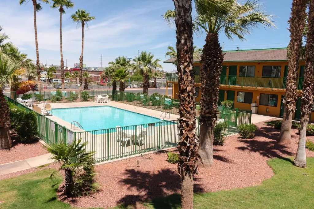 Econo Lodge Inn & Suites Yuma