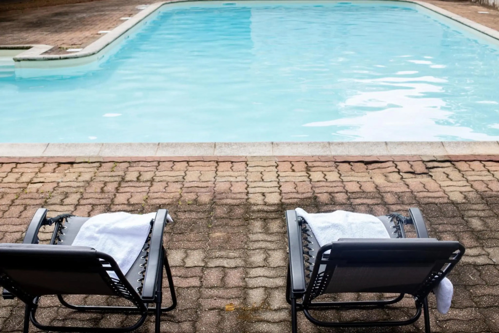 Le Jardin Secret Guyanais # Piscine # Fibre # Tente Lumineuse