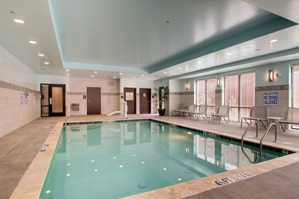 Hampton Inn & Suites Greenville Airport