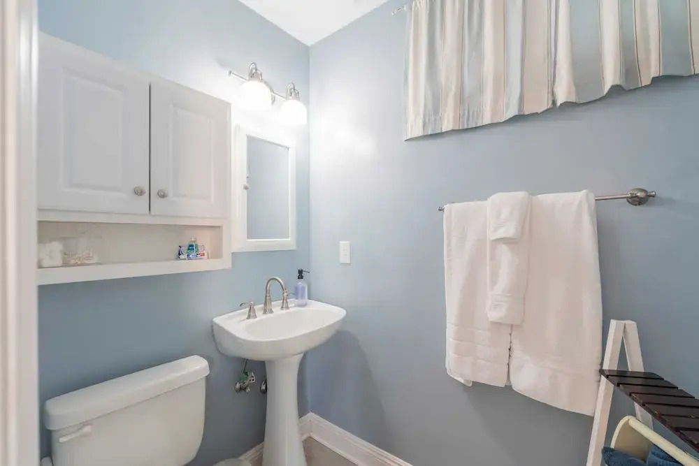 Stylish Newport Condos w/ Dock Access, Walk to Balboa Fun Zone and Beach